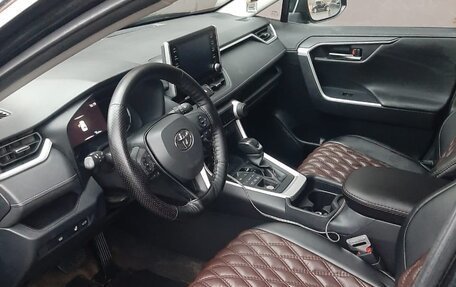 Toyota RAV4, 2021 год, 3 600 000 рублей, 4 фотография