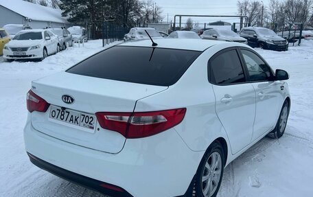 KIA Rio III рестайлинг, 2014 год, 880 000 рублей, 2 фотография