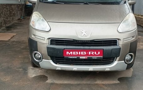 Peugeot Partner II рестайлинг 2, 2013 год, 690 000 рублей, 1 фотография