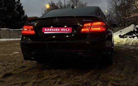 Mercedes-Benz E-Класс, 2012 год, 2 700 000 рублей, 4 фотография