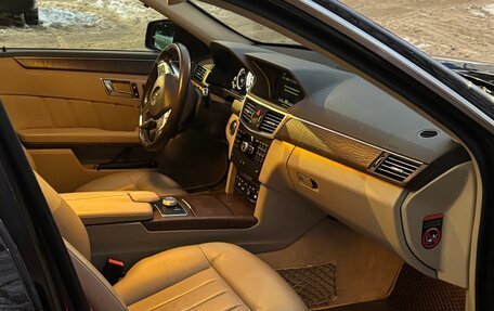 Mercedes-Benz E-Класс, 2012 год, 2 700 000 рублей, 20 фотография