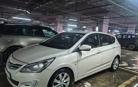 Hyundai Solaris II рестайлинг, 2015 год, 1 200 000 рублей, 4 фотография