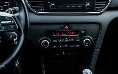 KIA Sportage IV рестайлинг, 2019 год, 2 000 000 рублей, 21 фотография