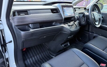 Honda Freed II, 2022 год, 1 500 000 рублей, 30 фотография