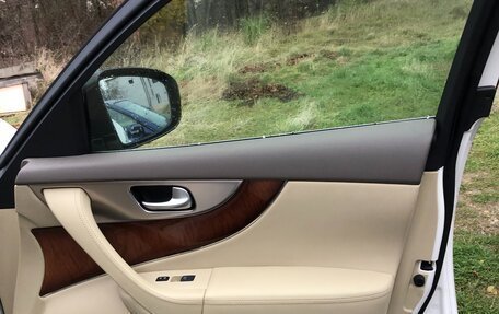 Infiniti FX II, 2010 год, 2 190 000 рублей, 19 фотография