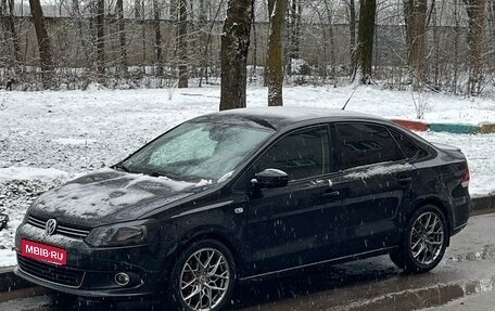 Volkswagen Polo VI (EU Market), 2013 год, 895 000 рублей, 1 фотография