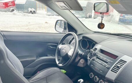 Mitsubishi Outlander III рестайлинг 3, 2011 год, 1 100 000 рублей, 10 фотография