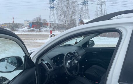 Mitsubishi Outlander III рестайлинг 3, 2011 год, 1 100 000 рублей, 11 фотография