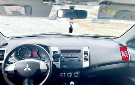 Mitsubishi Outlander III рестайлинг 3, 2011 год, 1 100 000 рублей, 9 фотография