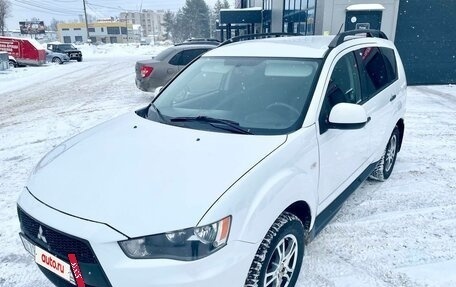 Mitsubishi Outlander III рестайлинг 3, 2011 год, 1 100 000 рублей, 8 фотография