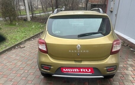 Renault Sandero II рестайлинг, 2015 год, 1 077 000 рублей, 2 фотография