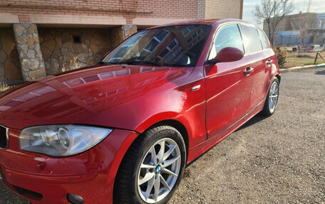 BMW 1 серия, 2007 год, 750 000 рублей, 2 фотография