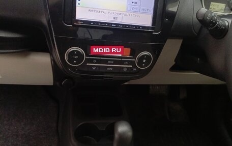 Mitsubishi Mirage VI рестайлинг, 2012 год, 750 000 рублей, 8 фотография