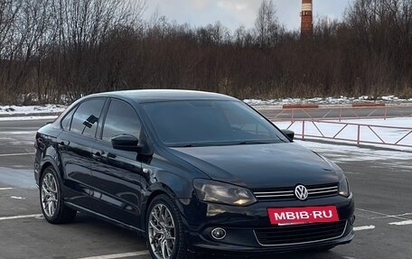 Volkswagen Polo VI (EU Market), 2013 год, 895 000 рублей, 3 фотография