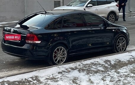 Volkswagen Polo VI (EU Market), 2013 год, 895 000 рублей, 2 фотография