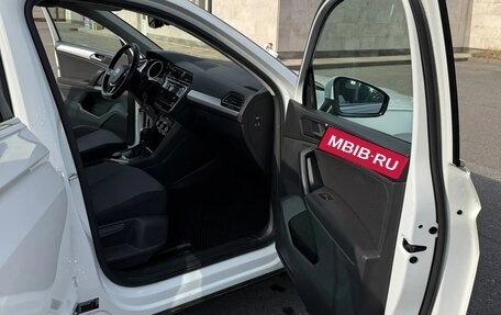 Volkswagen Tiguan II, 2019 год, 3 000 000 рублей, 6 фотография