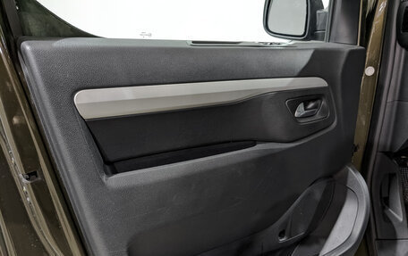 Peugeot Traveller I, 2018 год, 3 100 000 рублей, 17 фотография