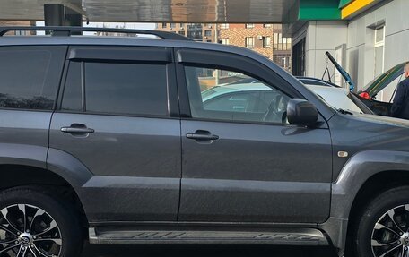 Toyota Land Cruiser Prado 120 рестайлинг, 2006 год, 2 700 000 рублей, 8 фотография