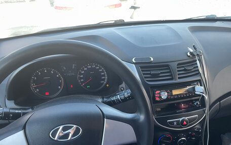 Hyundai Solaris II рестайлинг, 2014 год, 900 000 рублей, 15 фотография