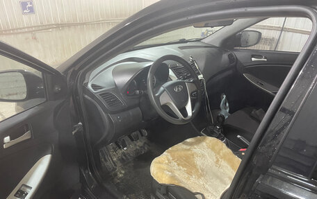 Hyundai Solaris II рестайлинг, 2014 год, 900 000 рублей, 17 фотография