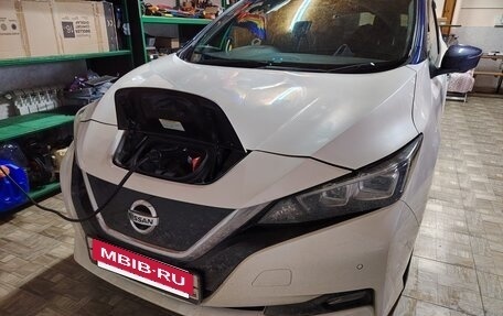 Nissan Leaf II, 2017 год, 1 400 000 рублей, 2 фотография