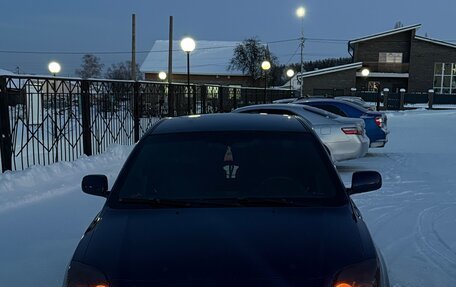 Toyota Avensis III рестайлинг, 2005 год, 670 000 рублей, 1 фотография