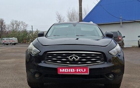 Infiniti FX II, 2011 год, 950 000 рублей, 1 фотография