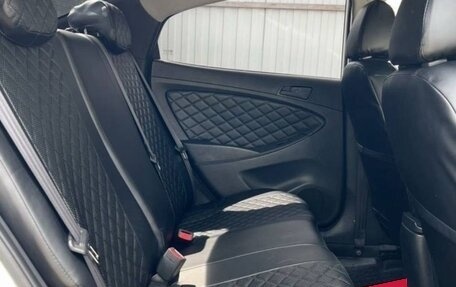 Hyundai Solaris II рестайлинг, 2011 год, 860 000 рублей, 7 фотография