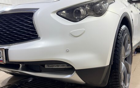 Infiniti QX70, 2014 год, 2 400 000 рублей, 3 фотография