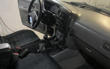 KIA Sportage IV рестайлинг, 2005 год, 400 000 рублей, 14 фотография