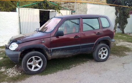 Chevrolet Niva I рестайлинг, 2004 год, 250 000 рублей, 1 фотография