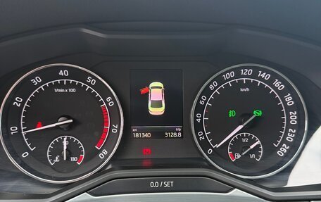 Skoda Superb III рестайлинг, 2018 год, 1 850 000 рублей, 6 фотография