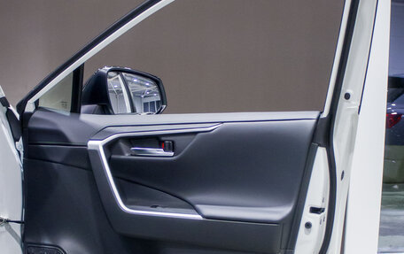 Toyota RAV4, 2025 год, 4 280 000 рублей, 22 фотография