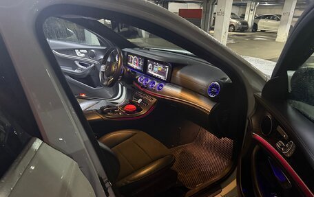 Mercedes-Benz E-Класс, 2019 год, 3 800 000 рублей, 7 фотография