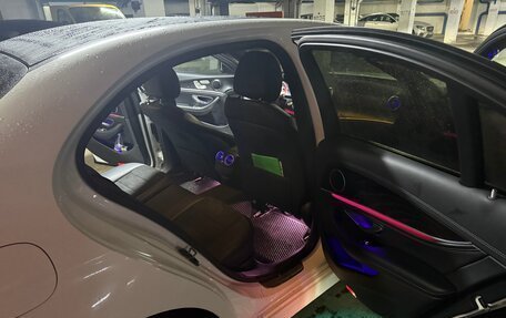 Mercedes-Benz E-Класс, 2019 год, 3 800 000 рублей, 8 фотография