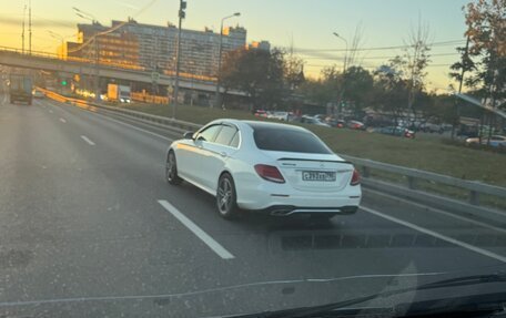 Mercedes-Benz E-Класс, 2019 год, 3 800 000 рублей, 18 фотография