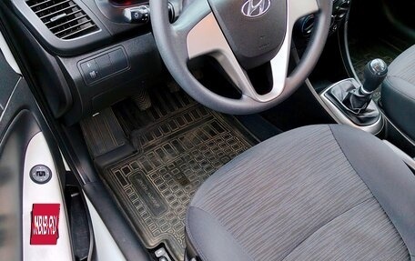 Hyundai Solaris II рестайлинг, 2016 год, 999 000 рублей, 12 фотография