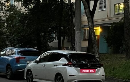 Nissan Leaf II, 2018 год, 1 650 000 рублей, 6 фотография