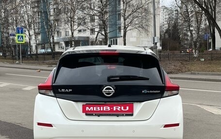 Nissan Leaf II, 2018 год, 1 650 000 рублей, 4 фотография