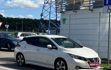 Nissan Leaf II, 2018 год, 1 650 000 рублей, 3 фотография