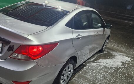 Hyundai Solaris II рестайлинг, 2011 год, 500 000 рублей, 2 фотография