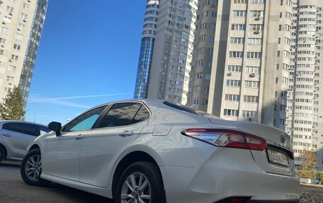 Toyota Camry, 2019 год, 2 250 000 рублей, 2 фотография