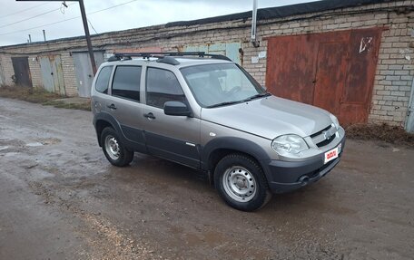 Chevrolet Niva I рестайлинг, 2012 год, 430 000 рублей, 2 фотография
