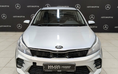 KIA Rio IV, 2021 год, 880 000 рублей, 2 фотография