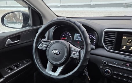 KIA Sportage IV рестайлинг, 2019 год, 2 100 000 рублей, 22 фотография