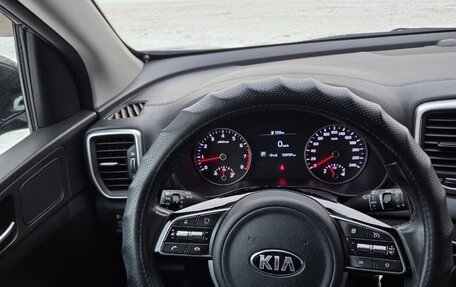 KIA Sportage IV рестайлинг, 2019 год, 2 100 000 рублей, 21 фотография