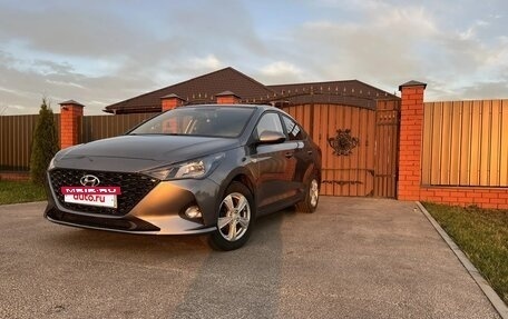 Hyundai Solaris II рестайлинг, 2021 год, 1 550 000 рублей, 3 фотография