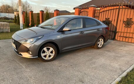 Hyundai Solaris II рестайлинг, 2021 год, 1 550 000 рублей, 4 фотография