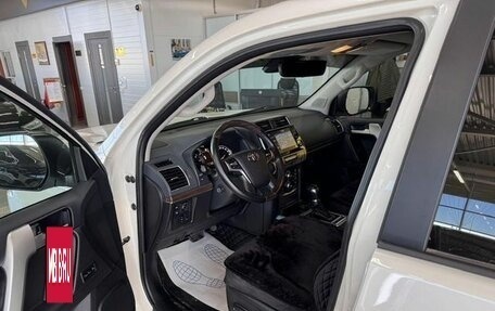 Toyota Land Cruiser Prado 150 рестайлинг 2, 2023 год, 8 950 000 рублей, 6 фотография