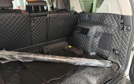 Toyota Land Cruiser Prado 150 рестайлинг 2, 2023 год, 8 950 000 рублей, 14 фотография